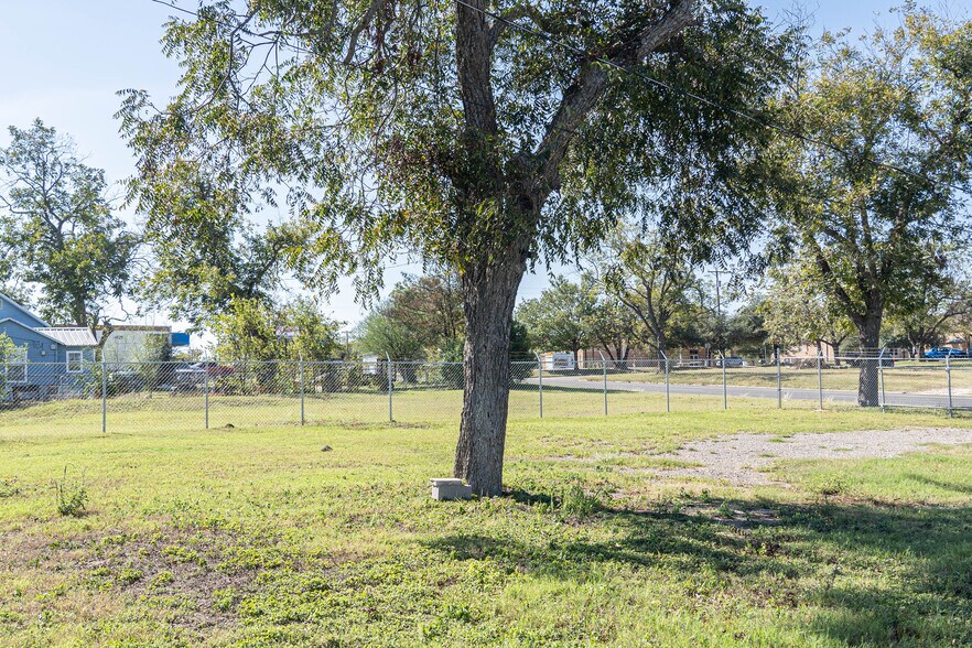 More Photos Of 605 Martin Luther King Jr Dr, Temple Research And Development For Sale