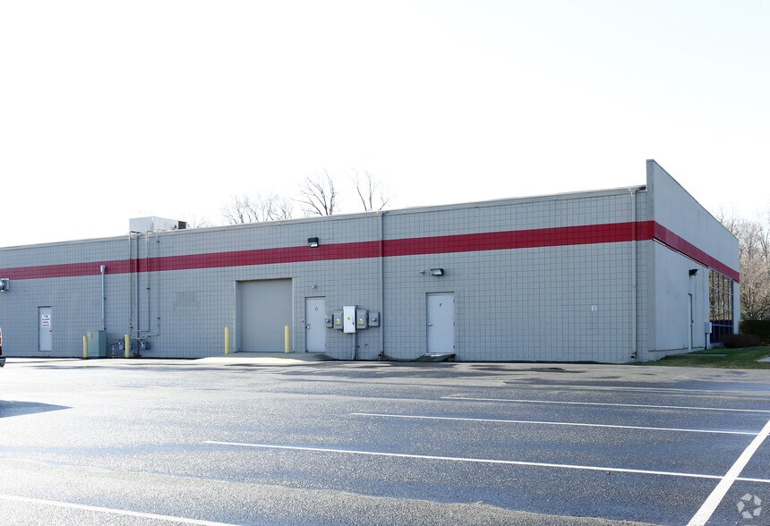 More Photos Of 1724 Indian Wood Cir, Maumee Light Manufacturing For Lease
