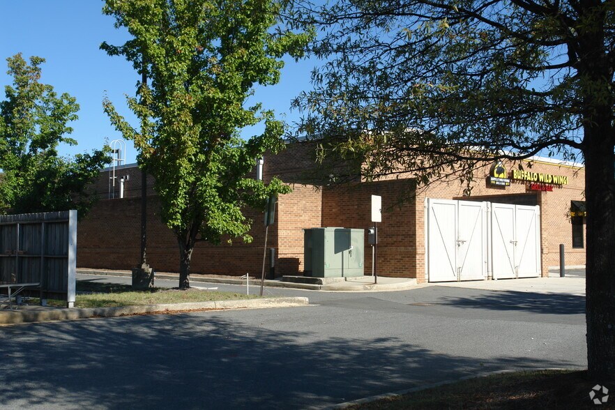 More Photos Of 2530 Sardis Rd N, Charlotte Restaurant For Lease