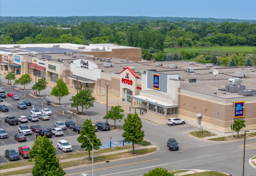 Primary Photo Of 2226-2362 N Richmond Rd, Mchenry General Retail For Sale