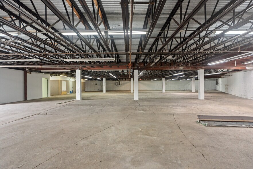 More Photos Of 7361-7391 NW 78th St, Medley Warehouse For Lease