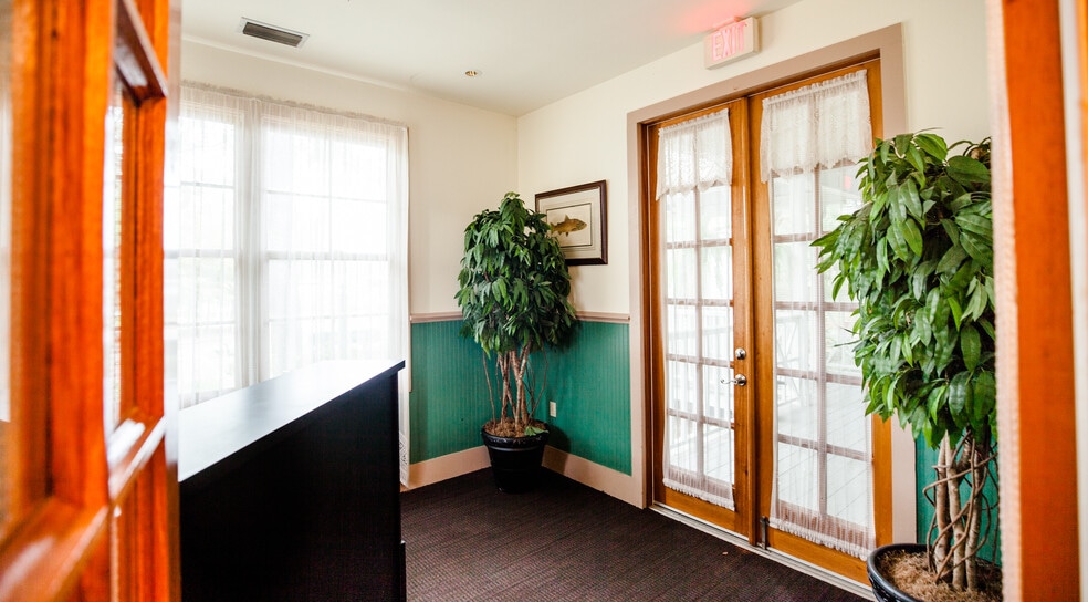 More Photos Of 219 Highway 51 NE, Steinhatchee Lodge Meeting Hall For Sale