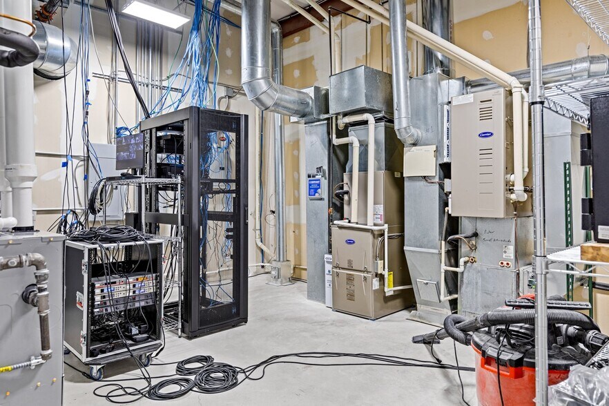 More Photos Of 1215 Tom Ginnever Ave, O'Fallon Religious Facility For Lease