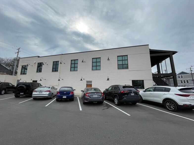 More Photos Of 2501 The Plaza, Charlotte Storefront For Lease