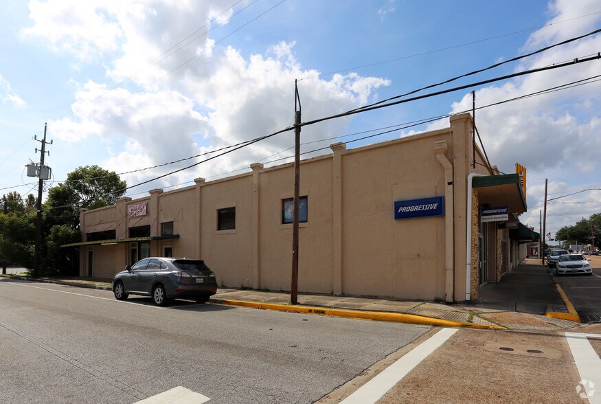 Primary Photo Of 320 E Main St, Humble Loft Creative Space For Lease