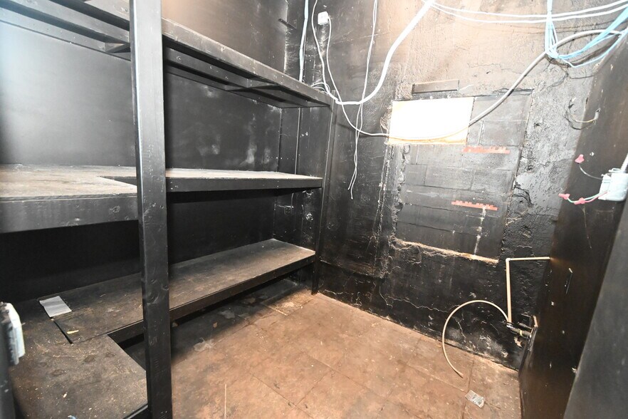 More Photos Of 47 W Amelia St, Orlando Bar For Sale