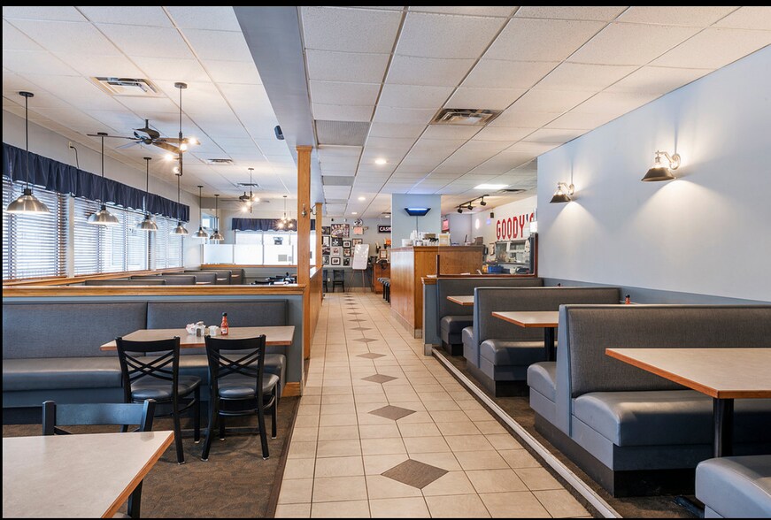 More Photos Of 16333 Snow Rd, Brook Park Restaurant For Sale