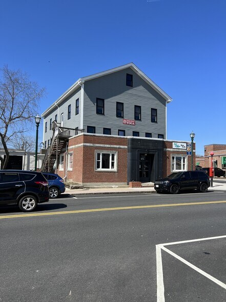 More Photos Of 871 Washington St, Braintree Storefront Retail Office For Lease