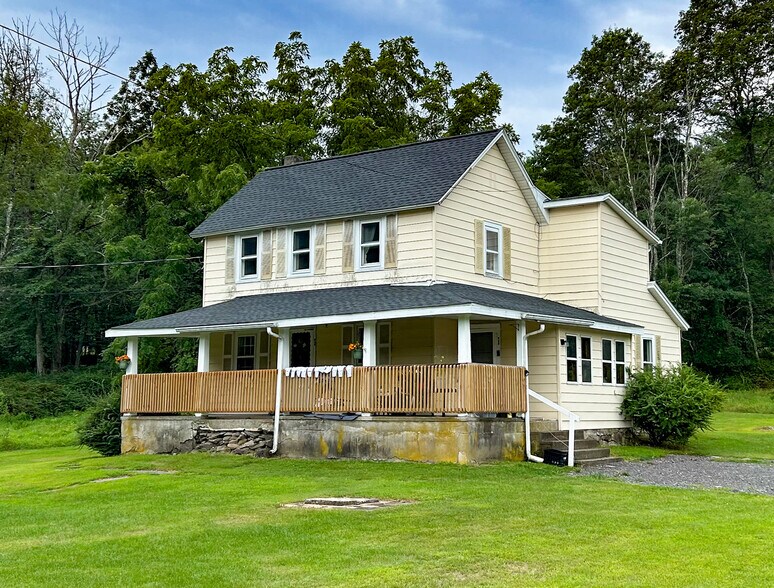 More Photos Of 519 Post Hill Rd, Henryville Multifamily For Sale