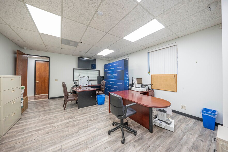 More Photos Of 910 N Amelia Ave, San Dimas Office For Lease
