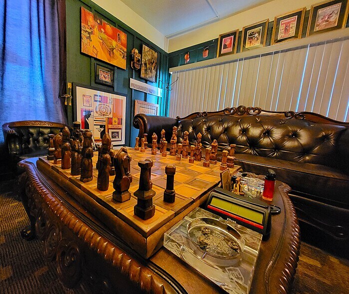 More Photos Of 1209 W 7th St, Joplin Office For Sale