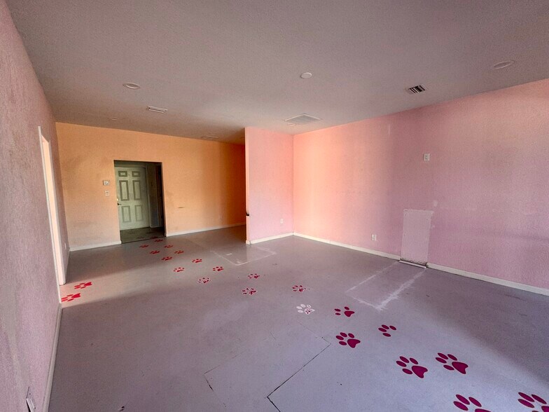 More Photos Of 463 Grant St, Dunedin Restaurant For Lease