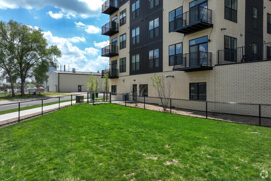 More Photos Of 28 7th St NE, Rochester Apartments For Sale