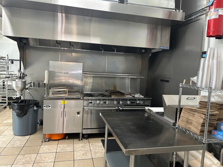 More Photos Of 50 S Forest Ave, Hartwell Storefront For Sale