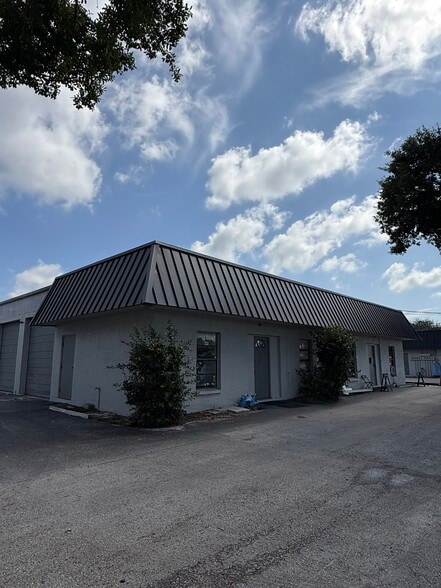 More Photos Of 4317 62nd Ave N, Pinellas Park Warehouse For Lease
