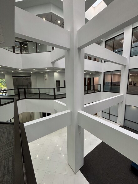 More Photos Of 881 Elkridge Landing Rd, Linthicum Office For Lease