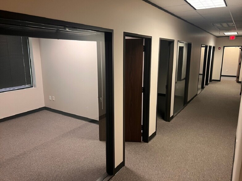 More Photos Of 23800 Northwest Fwy, Cypress Medical For Lease