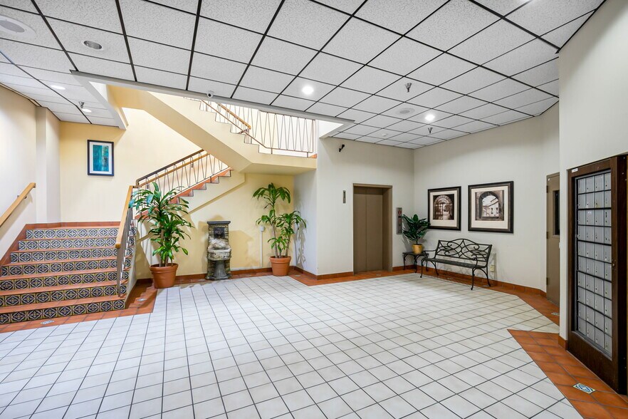 More Photos Of 330 Clematis St, West Palm Beach Storefront Retail Office For Sale
