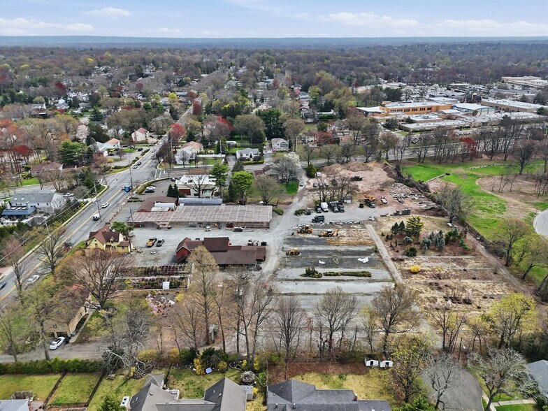 More Photos Of 232 Oradell Ave, Paramus Garden Center For Sale