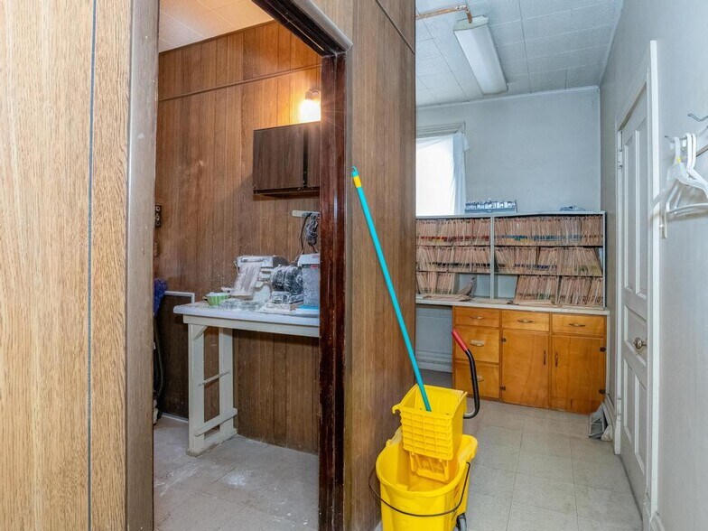 More Photos Of 413 Bridge St, Beaver Healthcare For Sale