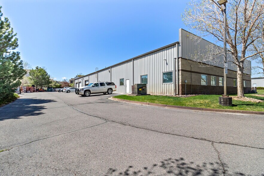 More Photos Of 15534 E Hinsdale Cir, Centennial Light Distribution For Lease