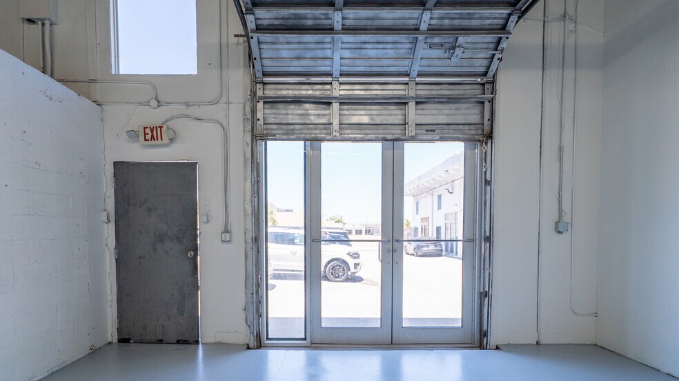 More Photos Of 7101 N Miami Ave, Miami Flex For Lease