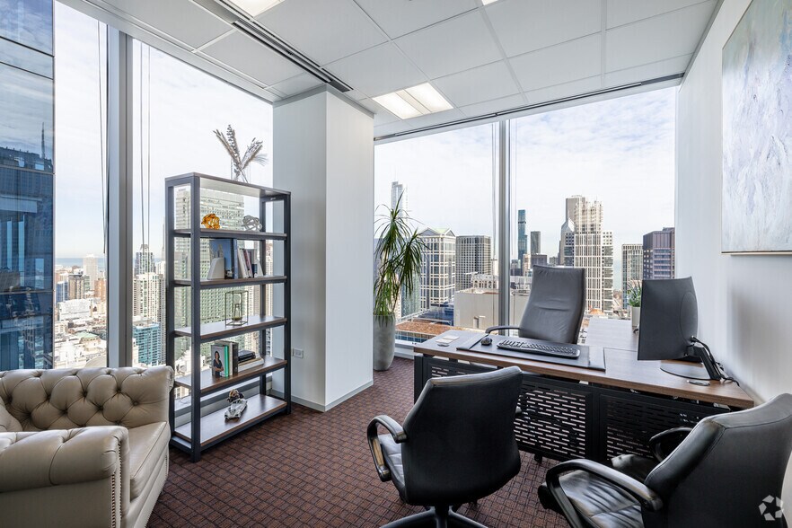 More Photos Of 155 N Wacker Dr, Chicago Office For Lease