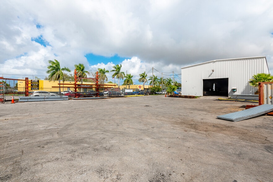 More Photos Of 2250 NW 77th Ter, Miami Warehouse For Lease