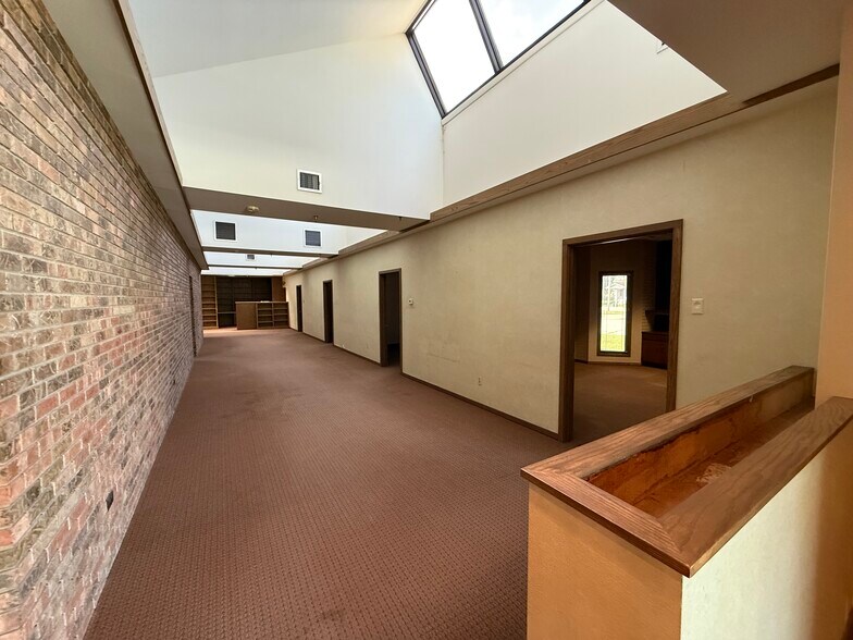 More Photos Of 933 Pine Grove Ave, Port Huron Medical For Sale