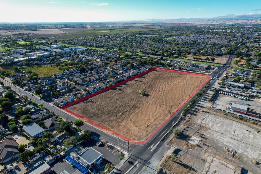 More Photos Of Brentwood Blvd., Brentwood Land For Sale