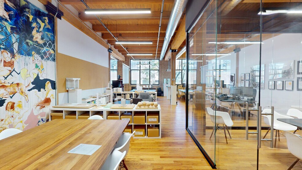 More Photos Of 1550-1556 W Carroll, Chicago Loft Creative Space For Lease