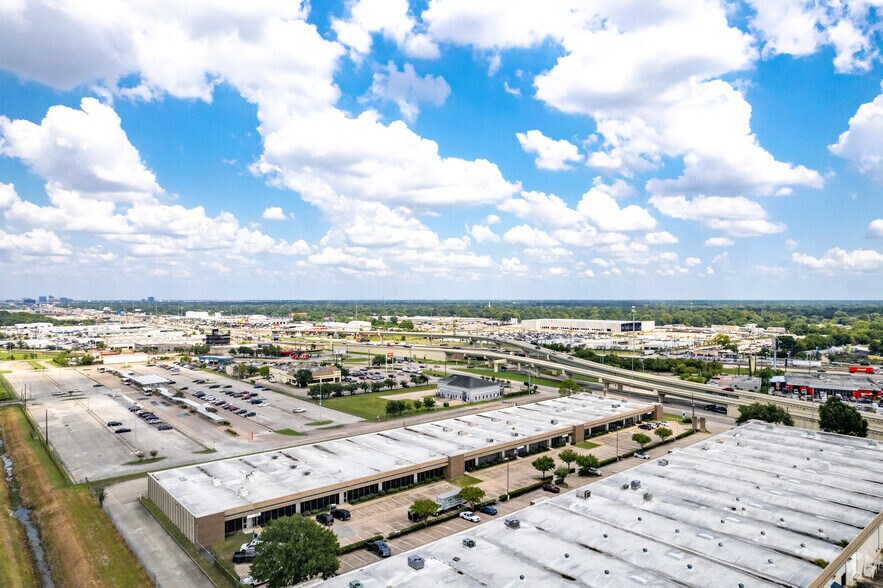 More Photos Of 7801 N Shepherd Dr, Houston Warehouse For Lease