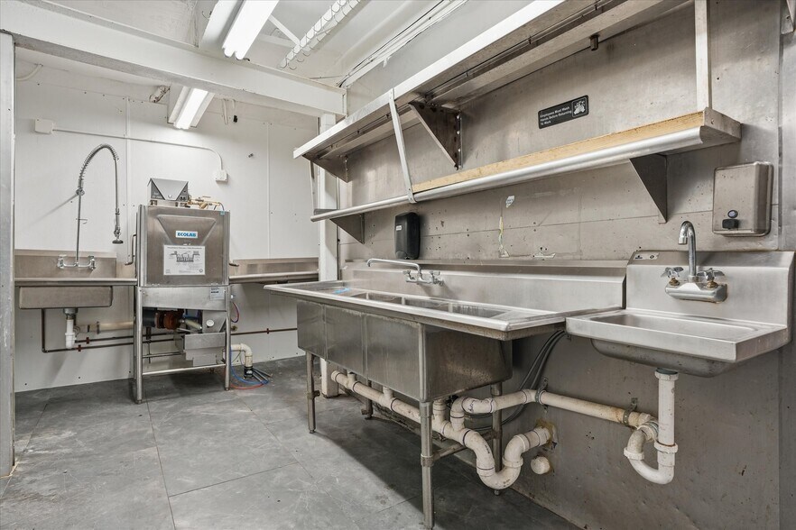 More Photos Of 45 NW 22nd Ave, Miami Restaurant For Sale