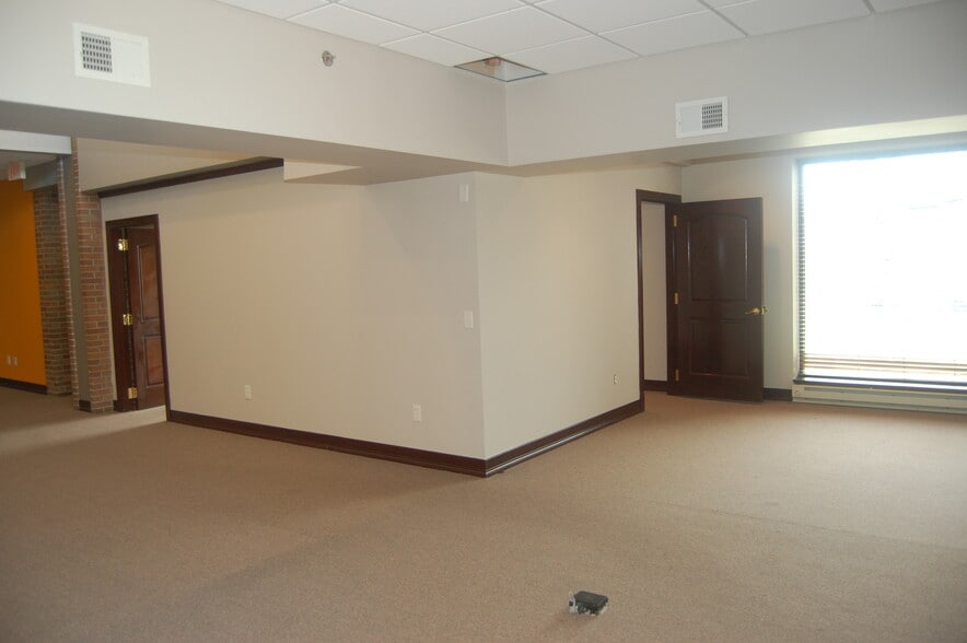 More Photos Of 2465 W Ridge Rd, Rochester Office For Lease