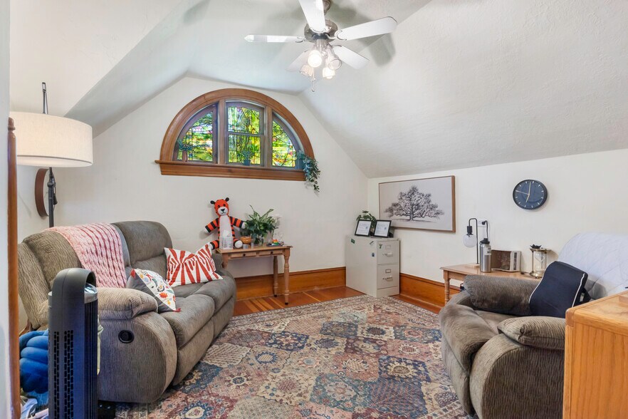 More Photos Of 511 S Main St, Springville Freestanding For Sale