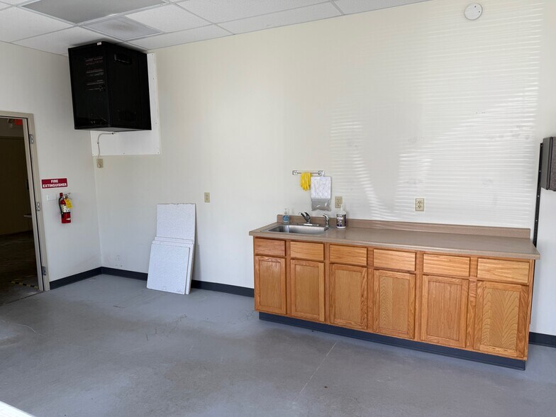 More Photos Of 2777 Prairie Dr, River Falls Office For Sale