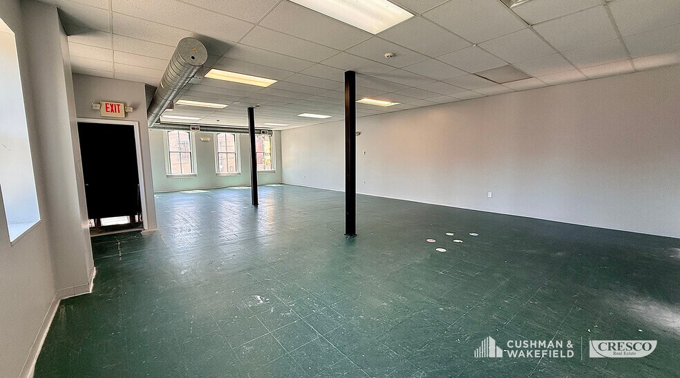 More Photos Of 4732-4734 Lorain Ave, Cleveland Storefront Retail Office For Lease