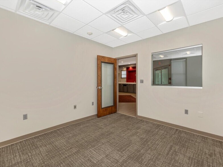 More Photos Of 100 S Main St, Smithsburg Bank For Sale
