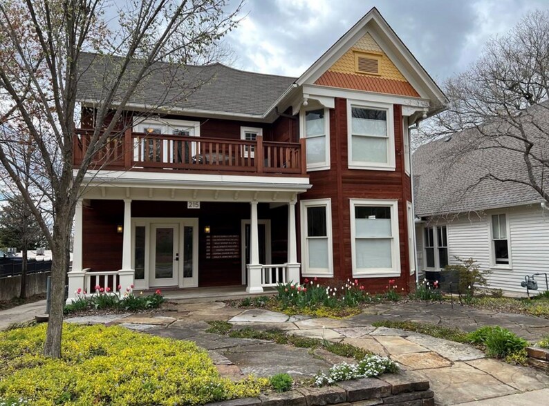 More Photos Of 215 N East Ave, Fayetteville Office For Sale