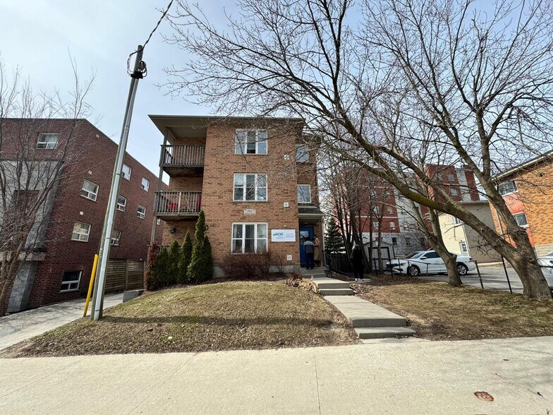 More Photos Of 347 Spruce St, Waterloo Multifamily For Sale