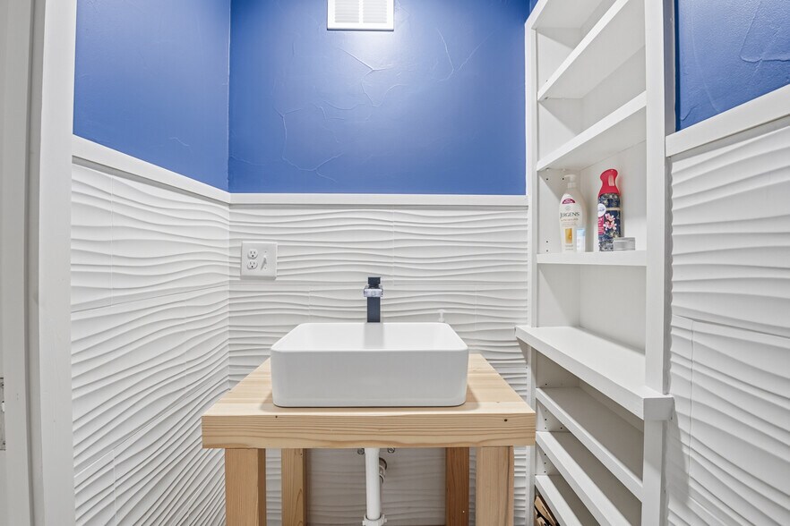 More Photos Of 1636 Lakemoor Dr, Florissant Specialty For Sale