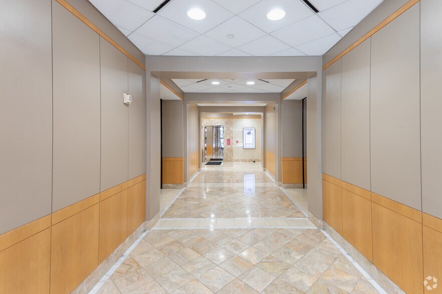 More Photos Of 325 Arlington Ave, Charlotte Office Residential For Lease