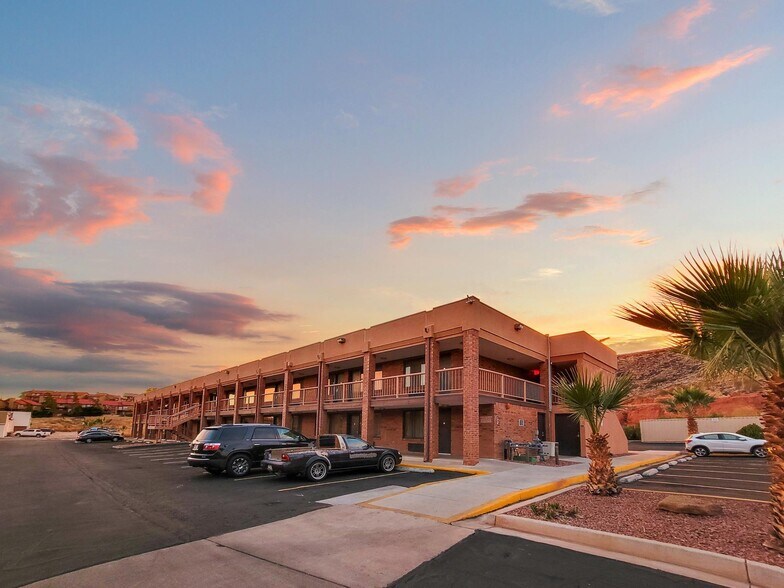 More Photos Of 850 S Bluff St, Saint George Hotel For Sale
