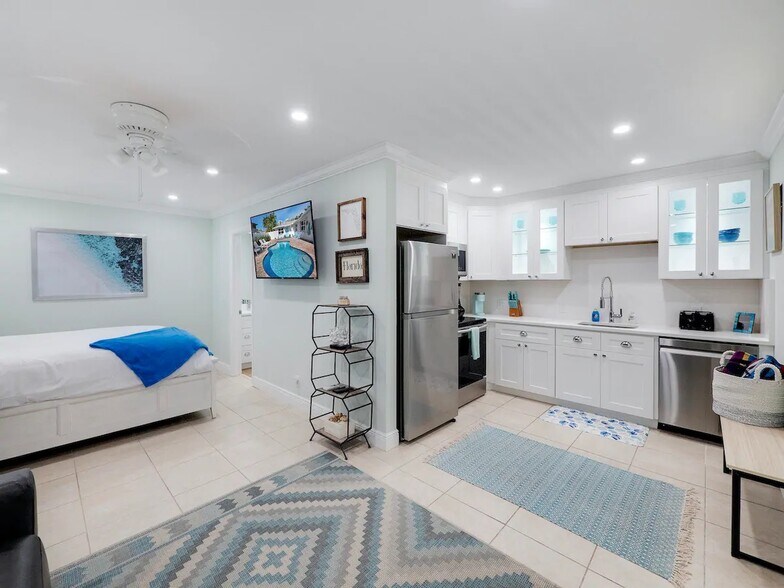 More Photos Of 101 Sandal Ln, Palm Beach Shores Apartments For Sale