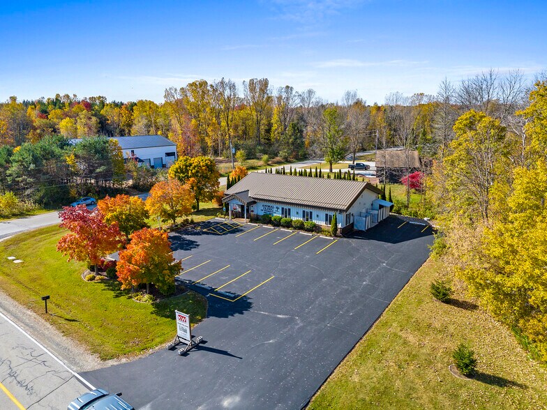 More Photos Of 14605 Velp Ave, Suamico Veterinarian Kennel For Lease
