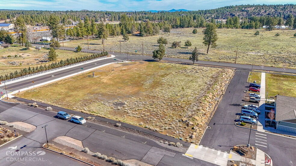 More Photos Of Barclay Dr @ N Locust St., Sisters Land For Lease