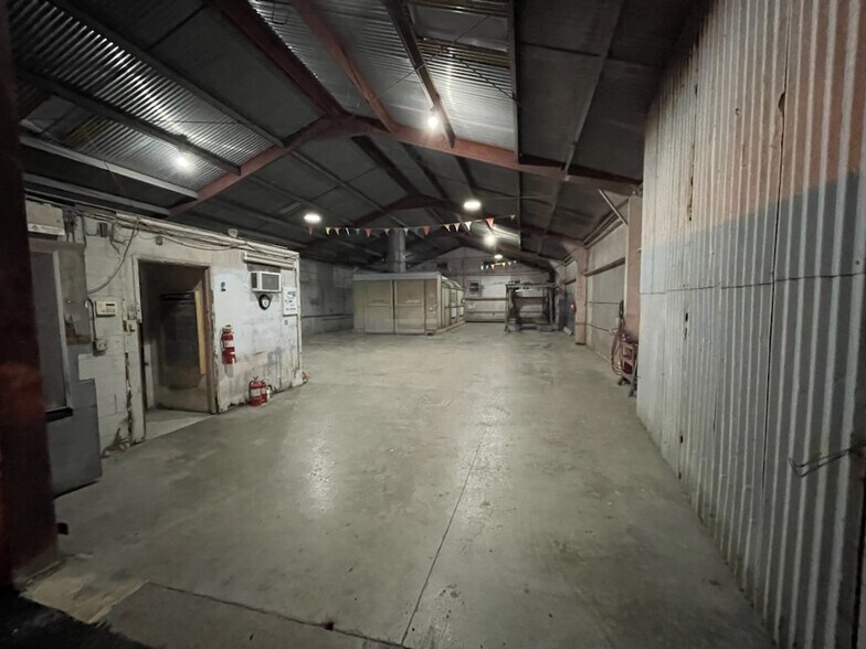 More Photos Of 672 Ahua St, Honolulu Warehouse For Lease