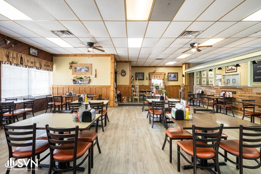 More Photos Of 409 N Main St, Nicholasville Restaurant For Sale