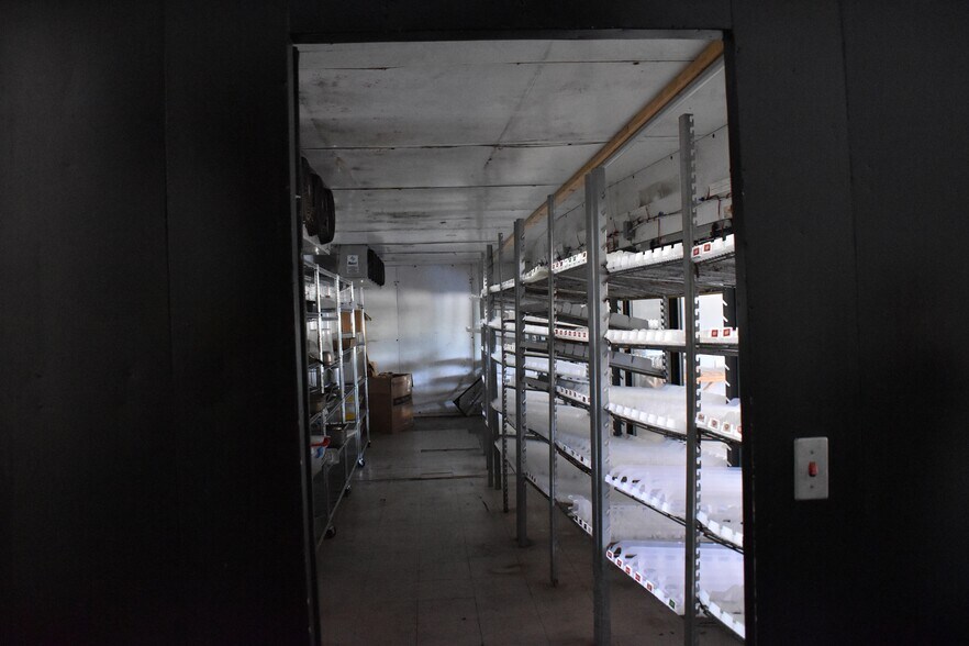 More Photos Of 116 S Arkansas Ave, Bloomburg Convenience Store For Sale