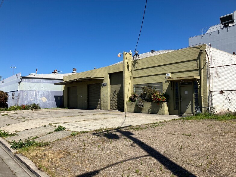 More Photos Of 2914 Poplar St, Oakland Manufacturing For Sale